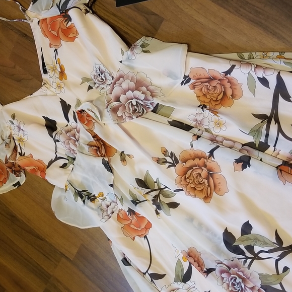 LuLus De Fleur Blush Floral Pink Ruffled Shoulder Maxi Dress NWT, Size Medium - Picture 5 of 15